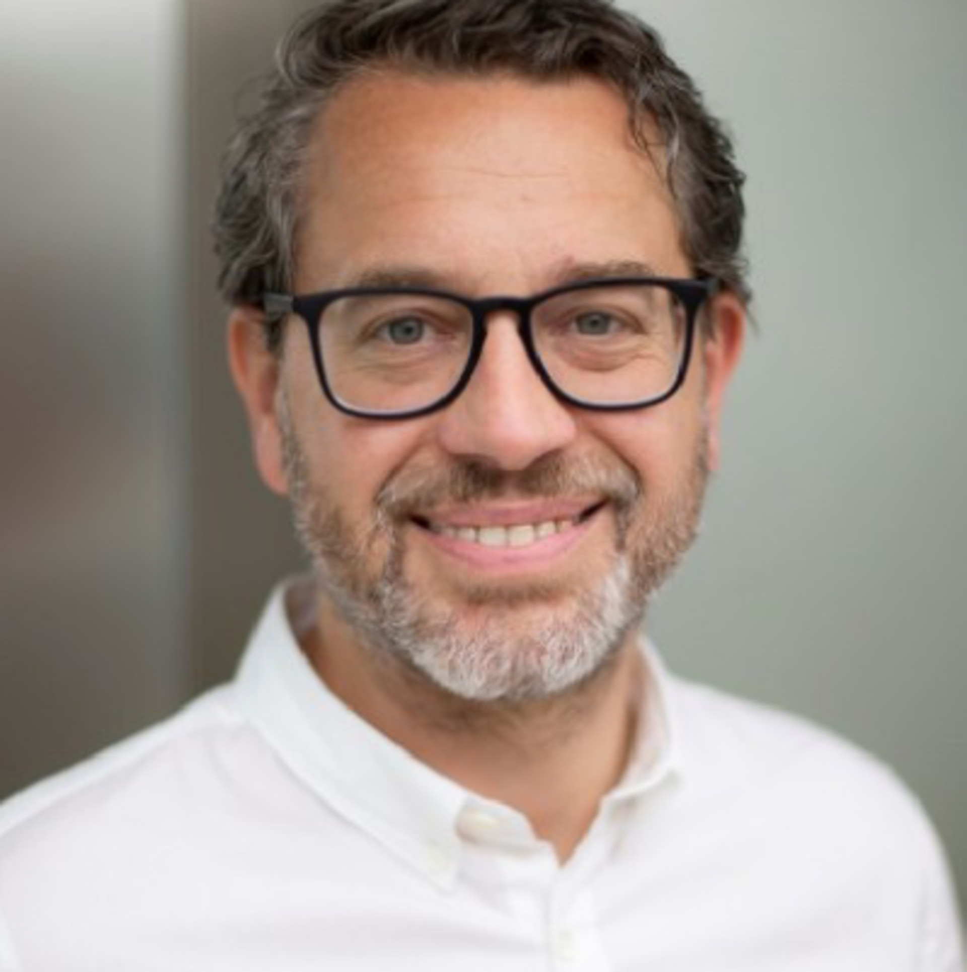 Porträt Chefarzt Dr. med. Fabian A. Helfritz