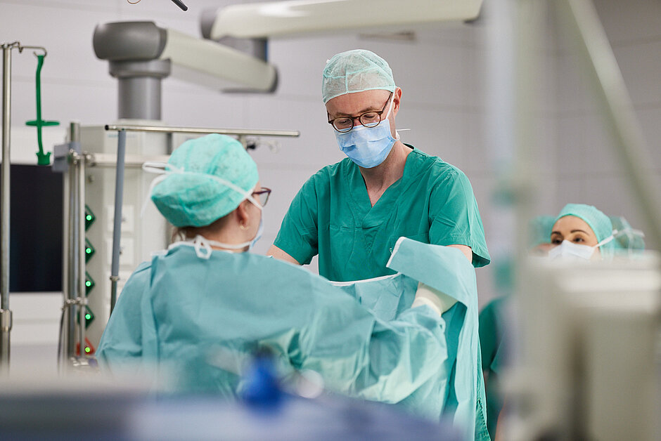 Operation zur Behandlung von Endometriumkarzinom im Bürgerhospital Frankfurt.