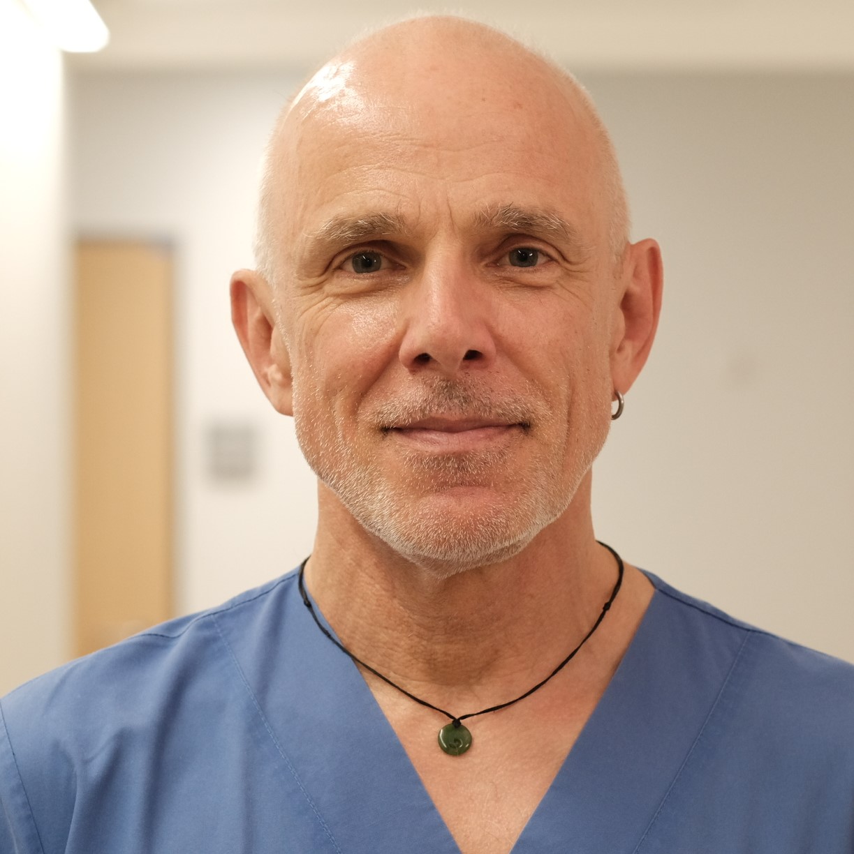 Porträt von Jörg Joseph, Leitender Oberarzt für Neonatologie und Intensivmedizin für Kinder am Bürgerhospital Frankfurt.